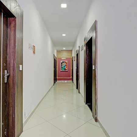Oyo 11649 Hotel Mahima Gandhinagar Eksteriør bilde