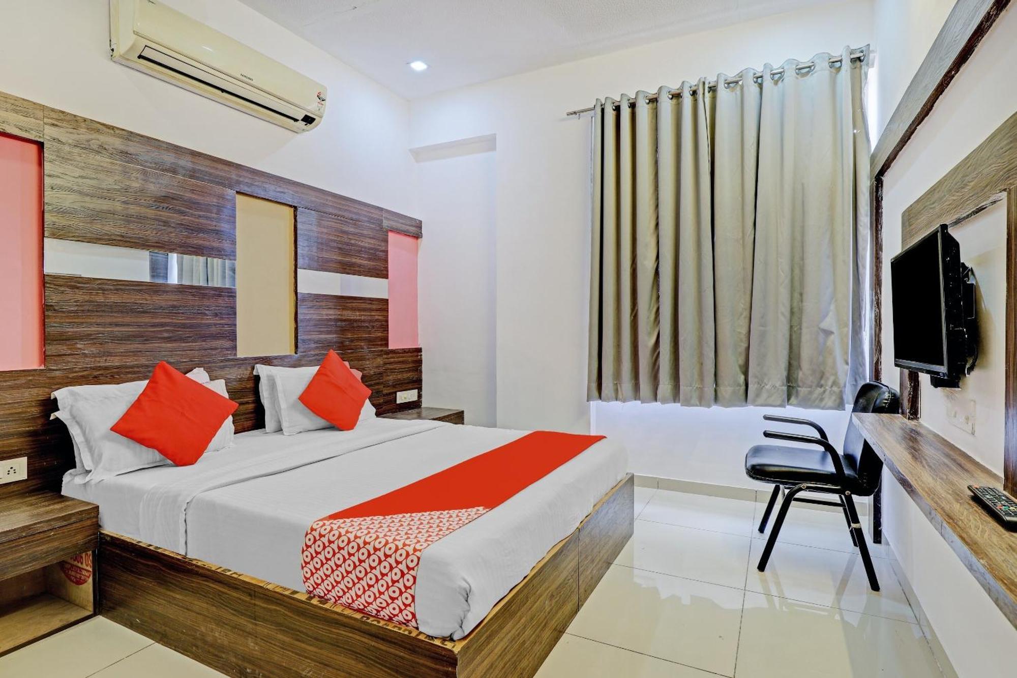Oyo 11649 Hotel Mahima Gandhinagar Eksteriør bilde