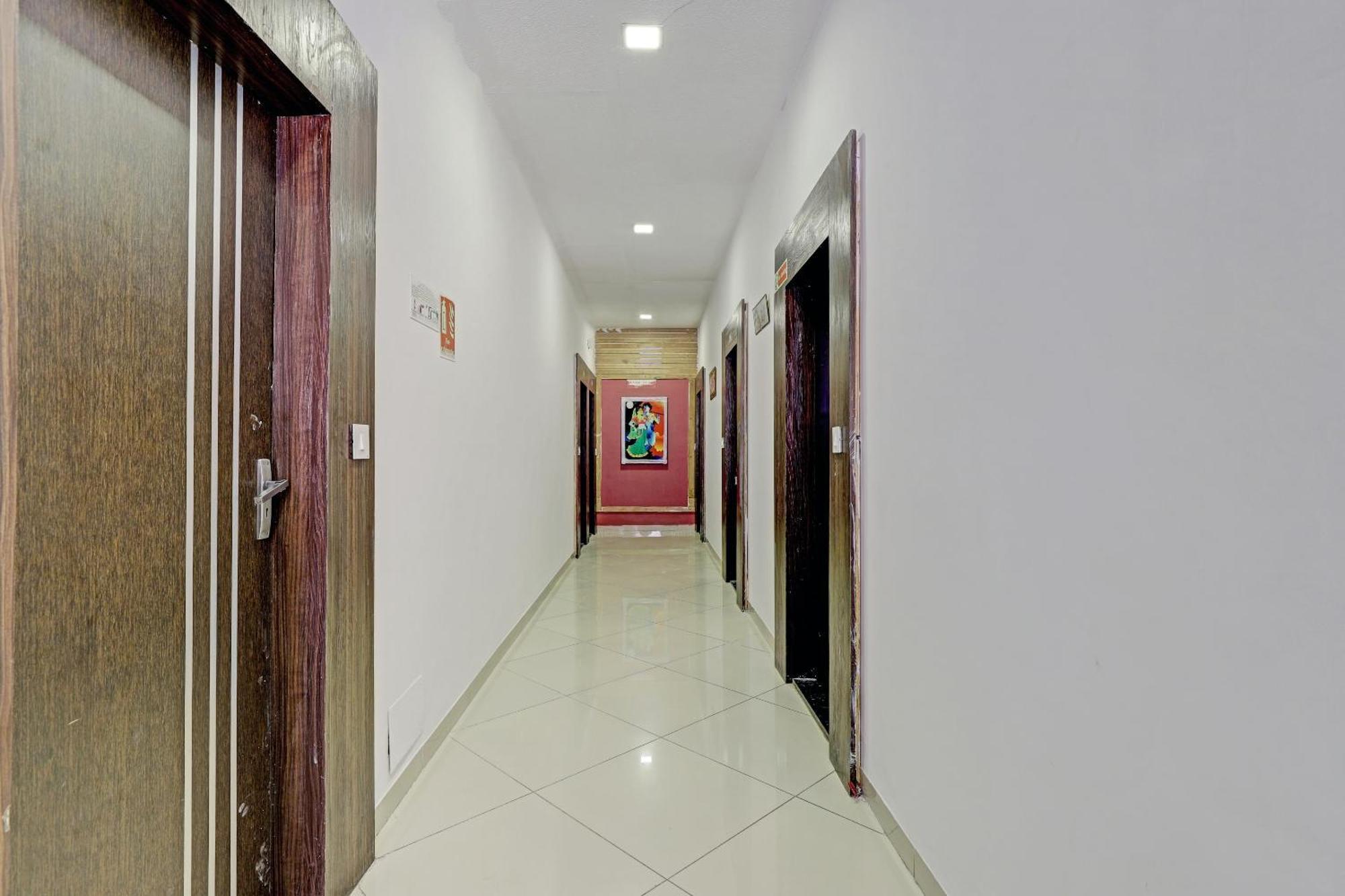 Oyo 11649 Hotel Mahima Gandhinagar Eksteriør bilde