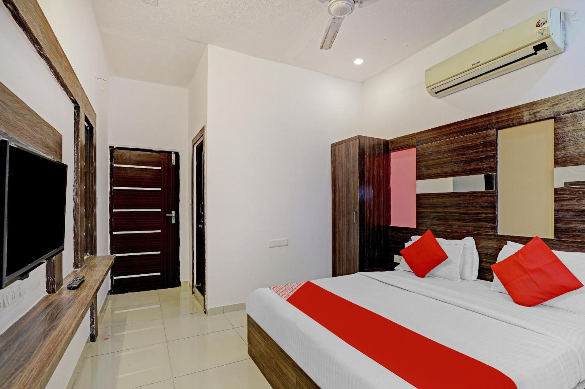 Oyo 11649 Hotel Mahima Gandhinagar Eksteriør bilde