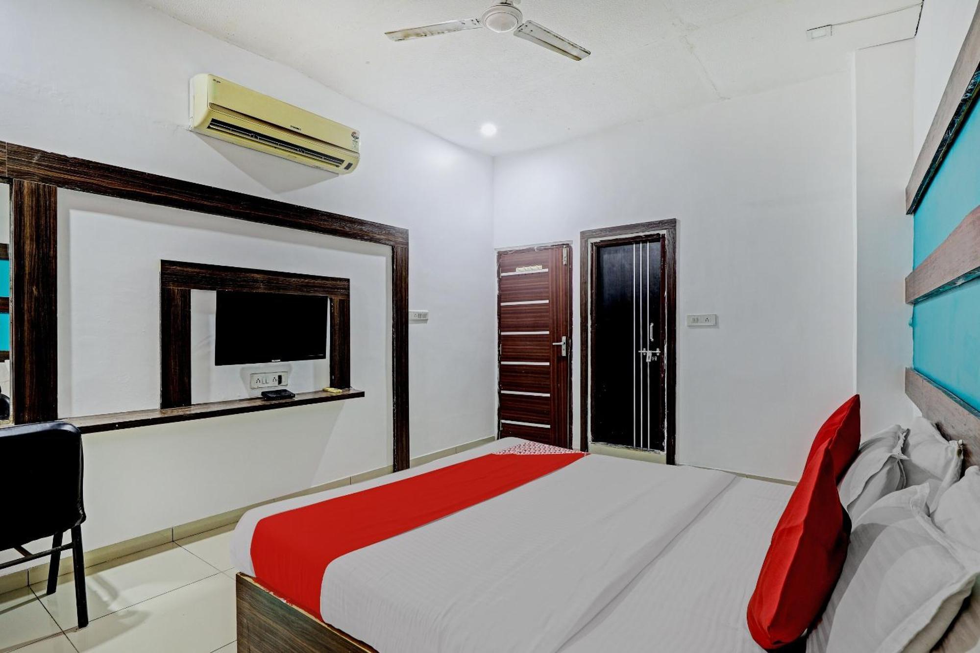 Oyo 11649 Hotel Mahima Gandhinagar Eksteriør bilde