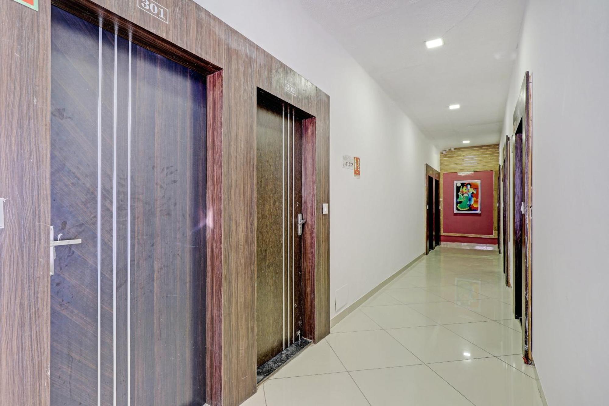 Oyo 11649 Hotel Mahima Gandhinagar Eksteriør bilde