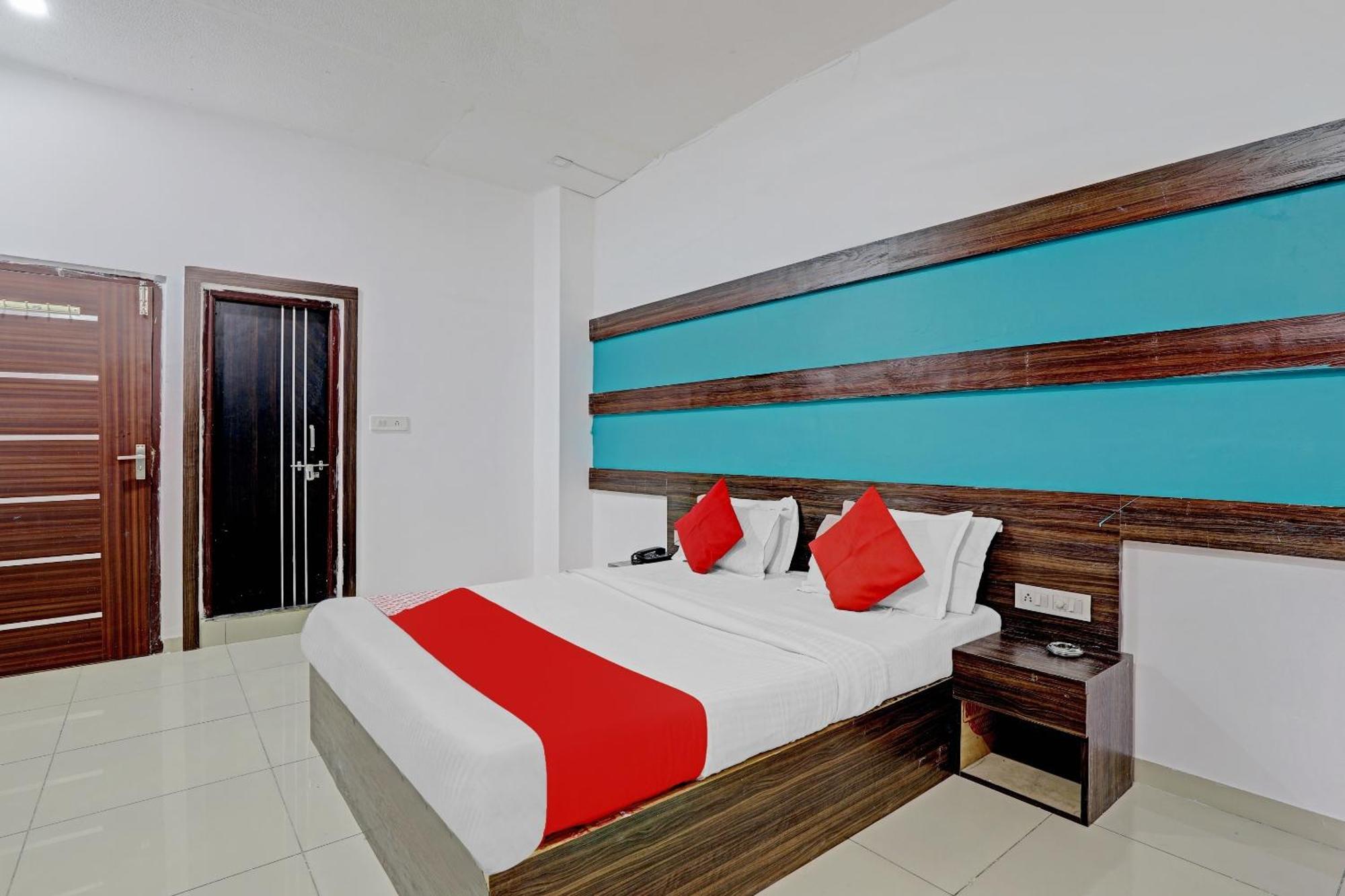 Oyo 11649 Hotel Mahima Gandhinagar Eksteriør bilde