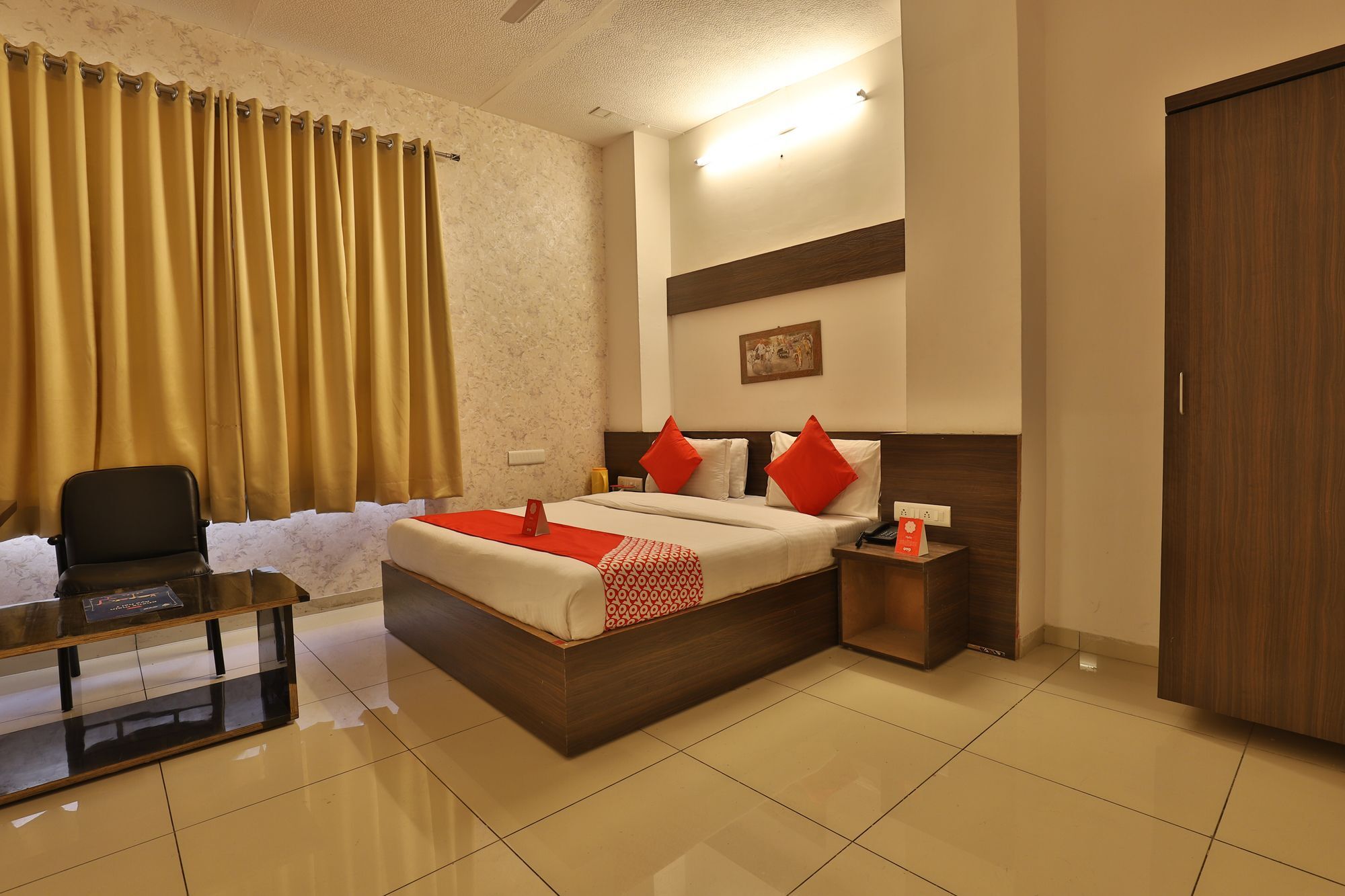 Oyo 11649 Hotel Mahima Gandhinagar Eksteriør bilde