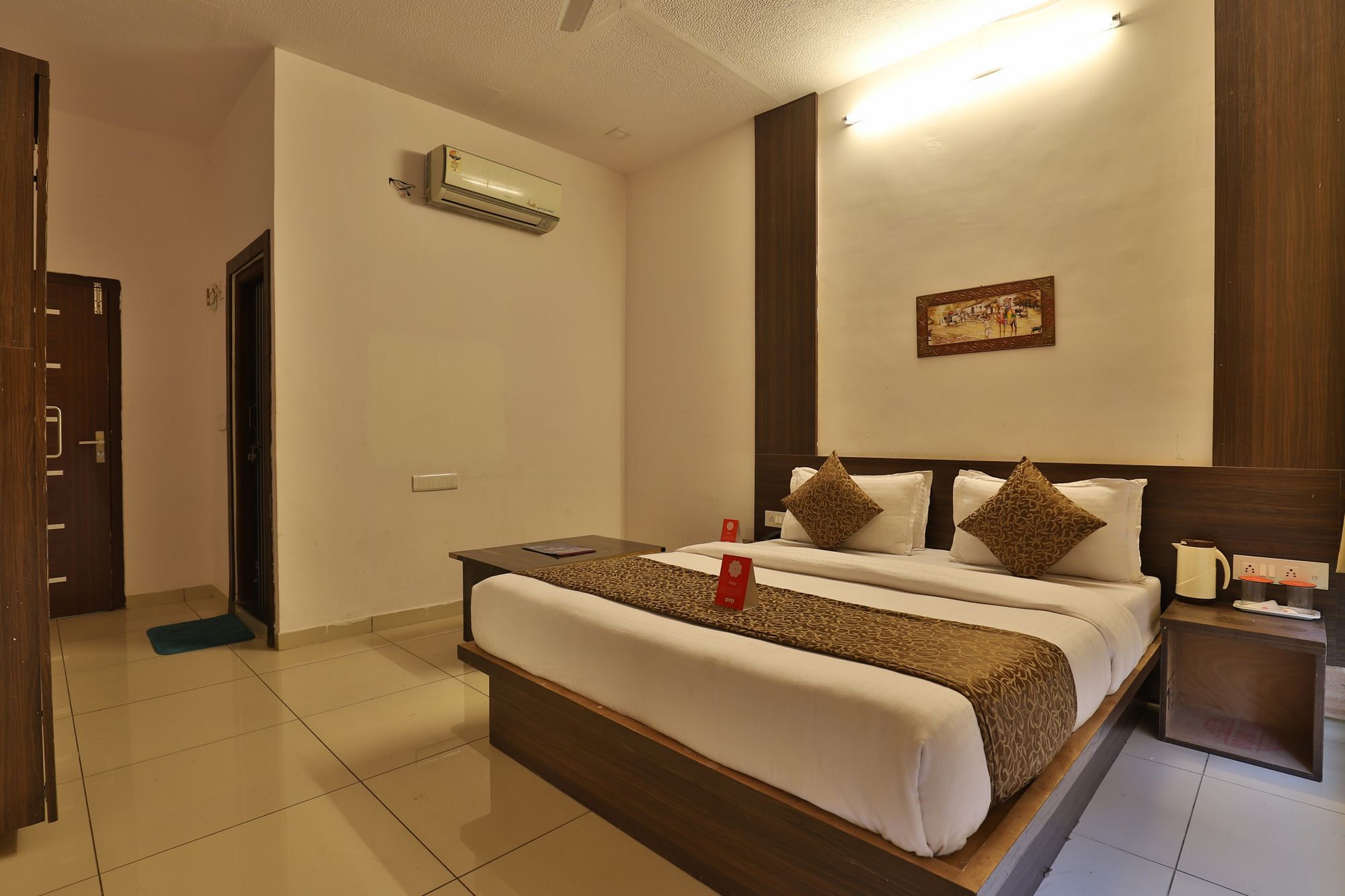 Oyo 11649 Hotel Mahima Gandhinagar Eksteriør bilde