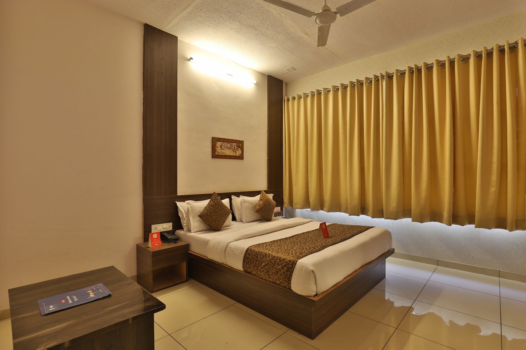 Oyo 11649 Hotel Mahima Gandhinagar Eksteriør bilde