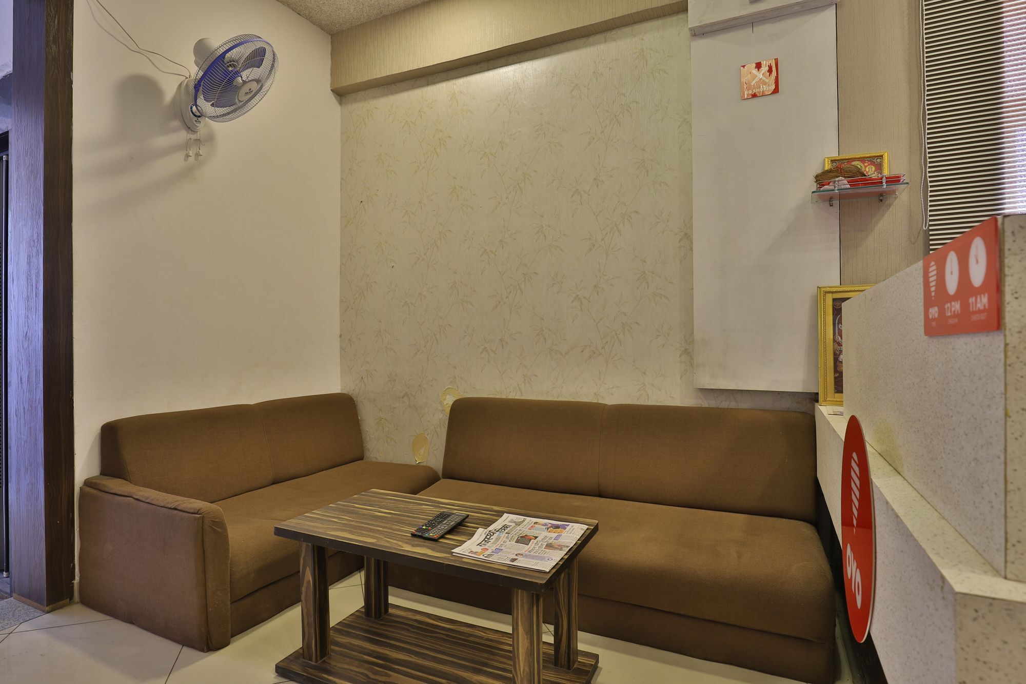 Oyo 11649 Hotel Mahima Gandhinagar Eksteriør bilde