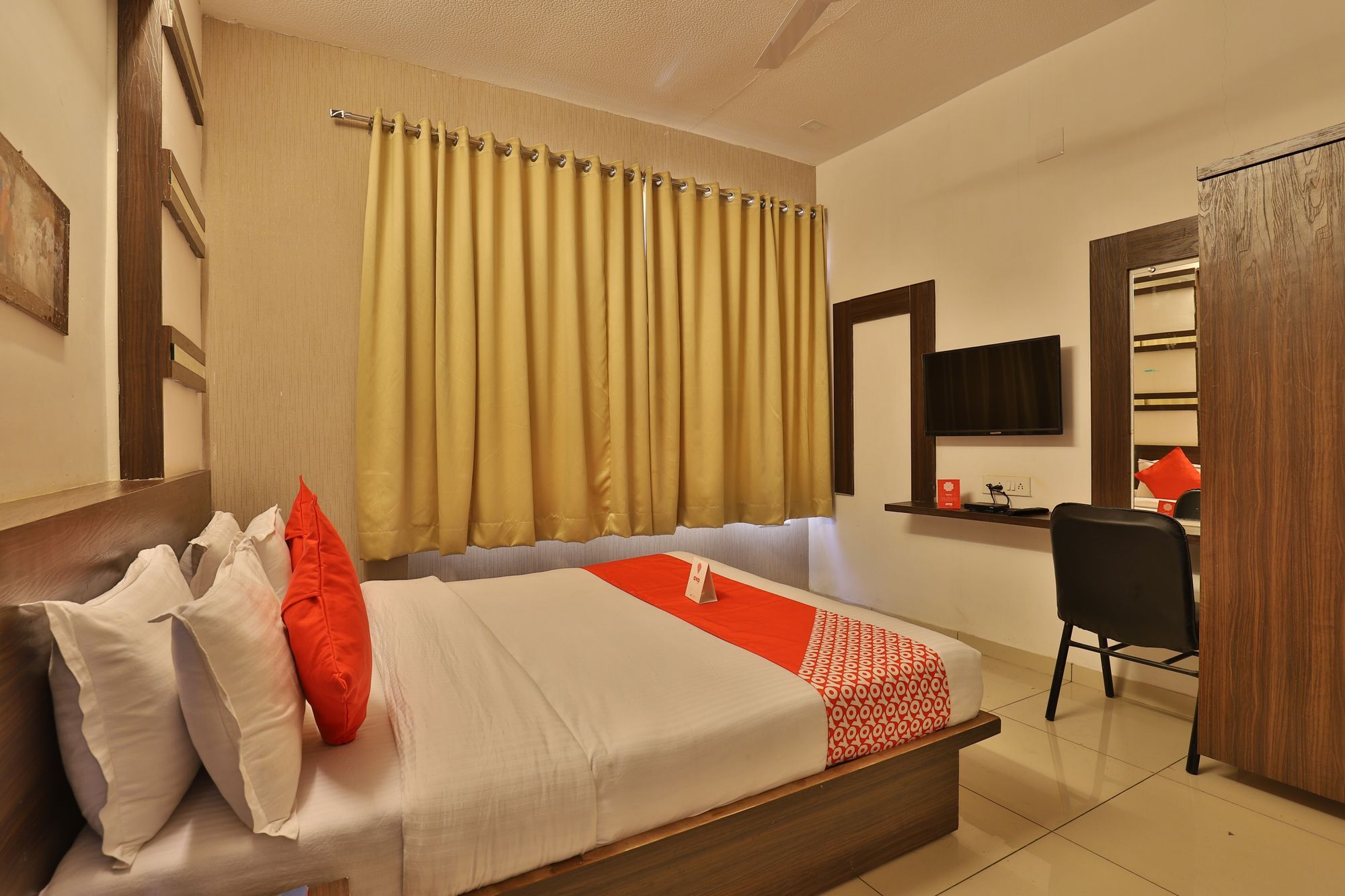 Oyo 11649 Hotel Mahima Gandhinagar Eksteriør bilde